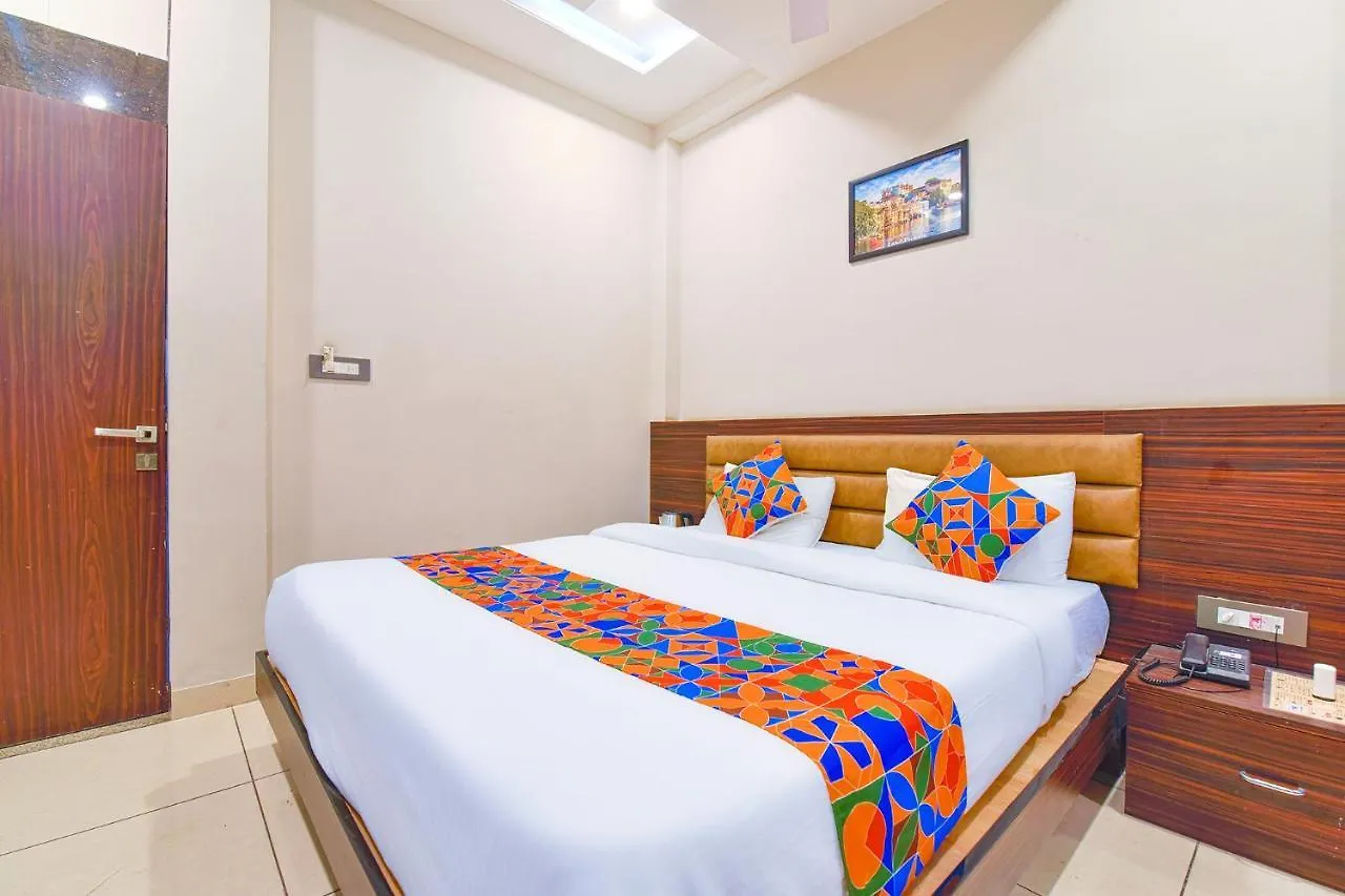 *** Hotel Fabhotel Maanvad Garh Udaipur India